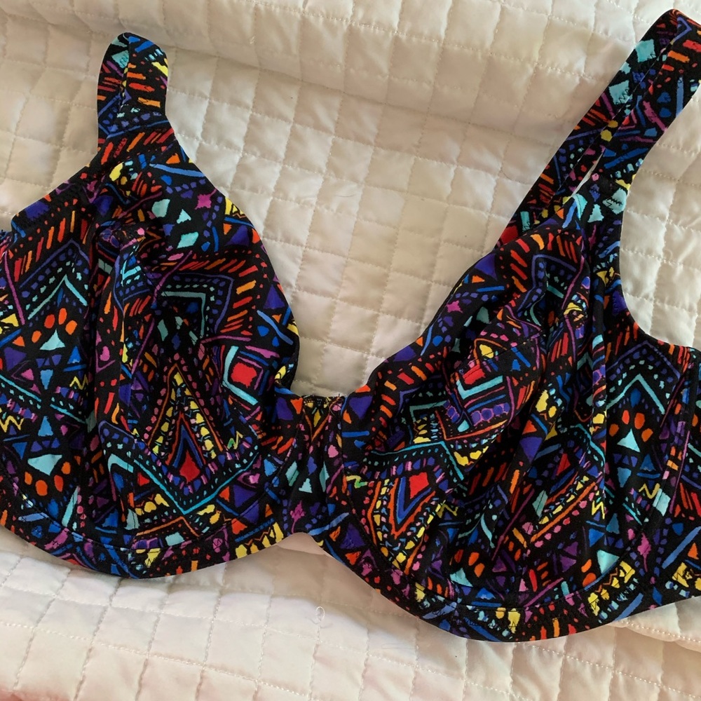 NWT bundle with bottoms for discount!! Underwire!!